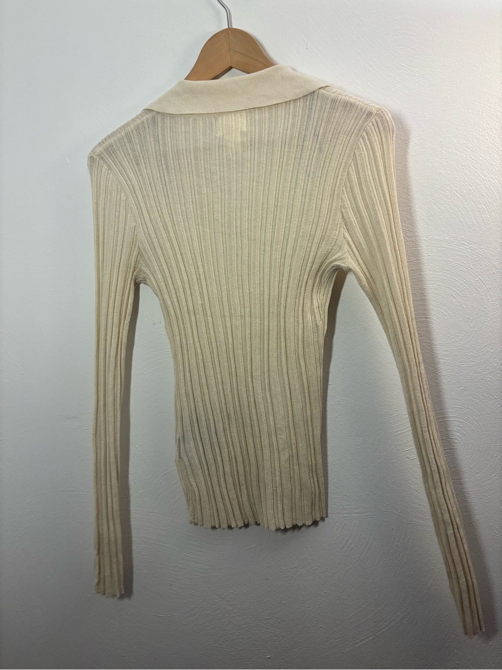 H&M Ribbed Button Lightweight Cardigan Button Sweater Size Small - Picture 2 of 7